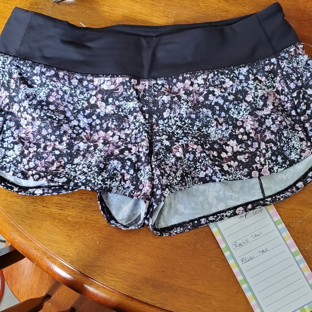 Cool patterned lulu lemon shorts
